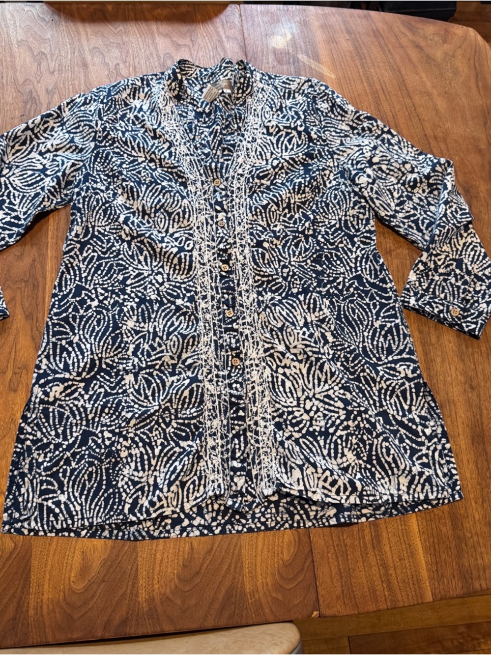 The Territory Ahead Batik Tunic Blouse with embroidered front details Sz L Navy